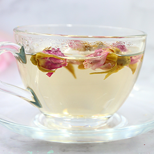 Rosebud tea has smooth and gentle sweet flavor. 